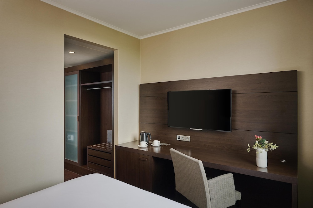 Standard Room (Extra Bed 3 adults) - Photo 2