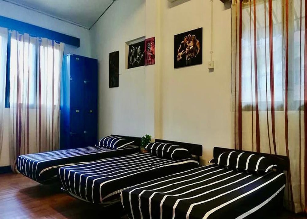 Quad room - single bed 5 pax(Backpacker) - Photo 8