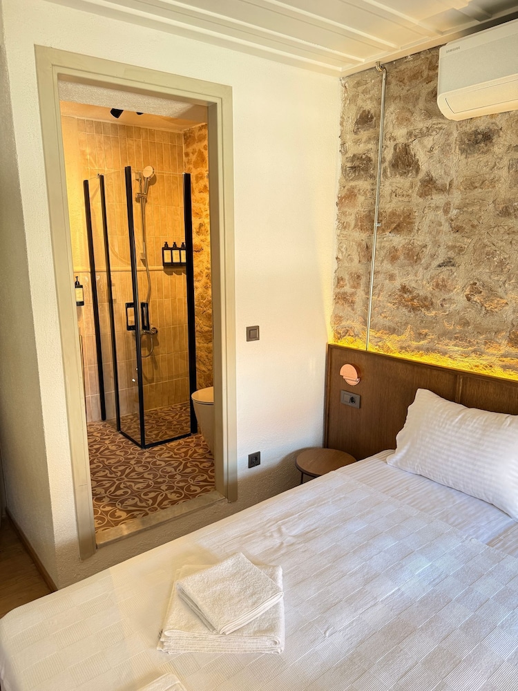 Classic Double or Twin Room photo 1