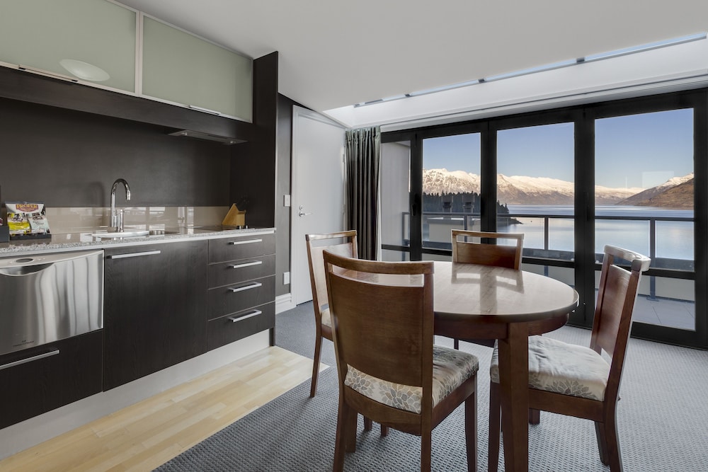 2 Bedroom Lakeview Suite - Photo 7