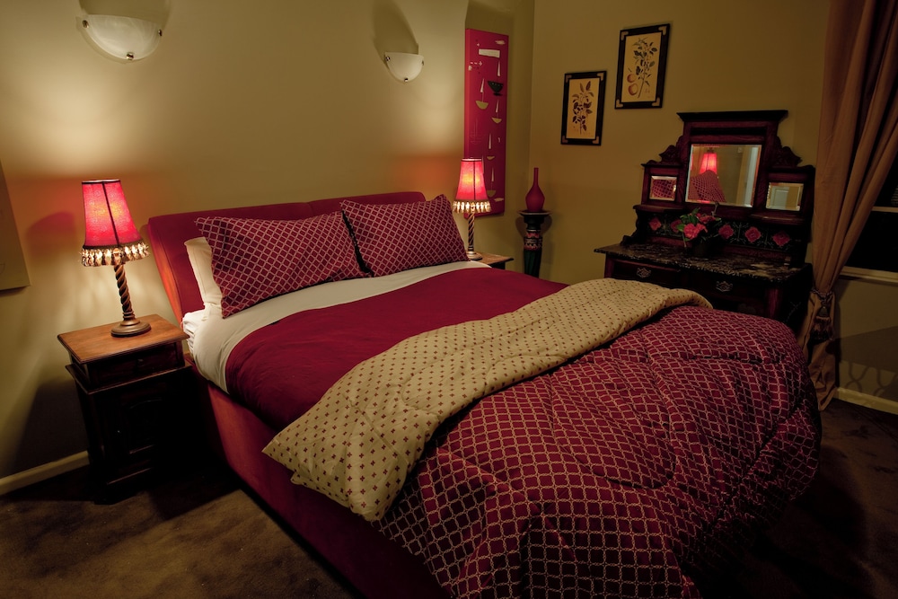 Erehwon Spa Suite photo 3