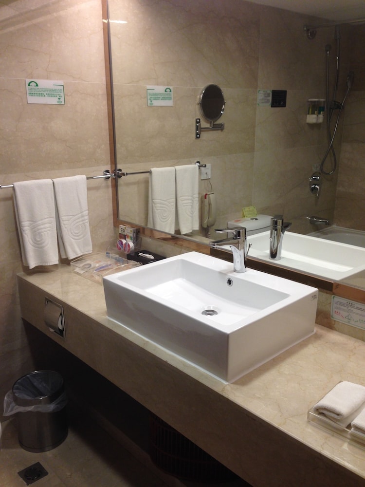 Standard Suite  (Mainland Chinese Citizen Only) photo 2
