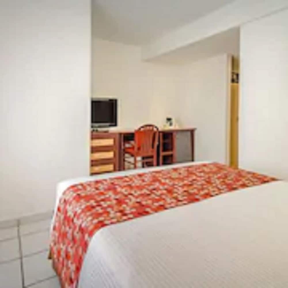 Standard Single Room - Photo 2
