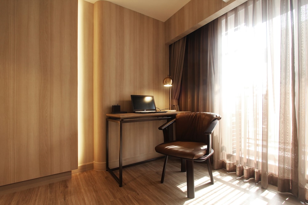 Nares Executive Twin Room photo 2
