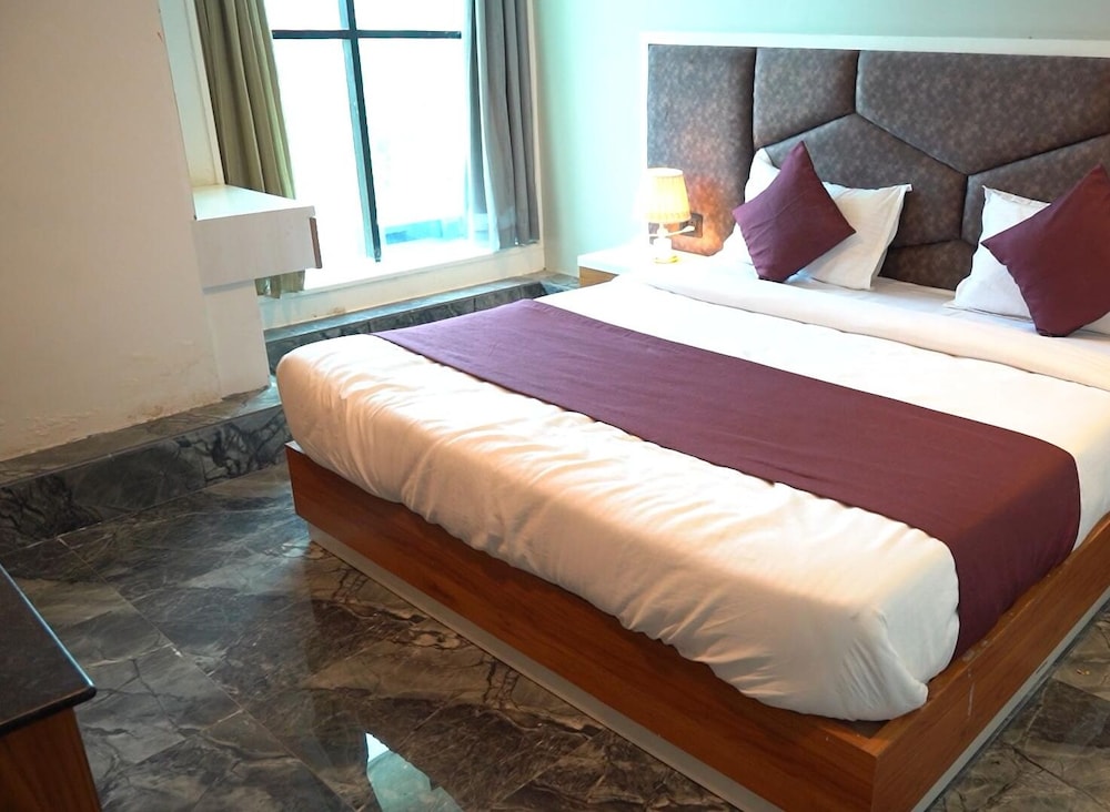 Deluxe Double Room, City View
