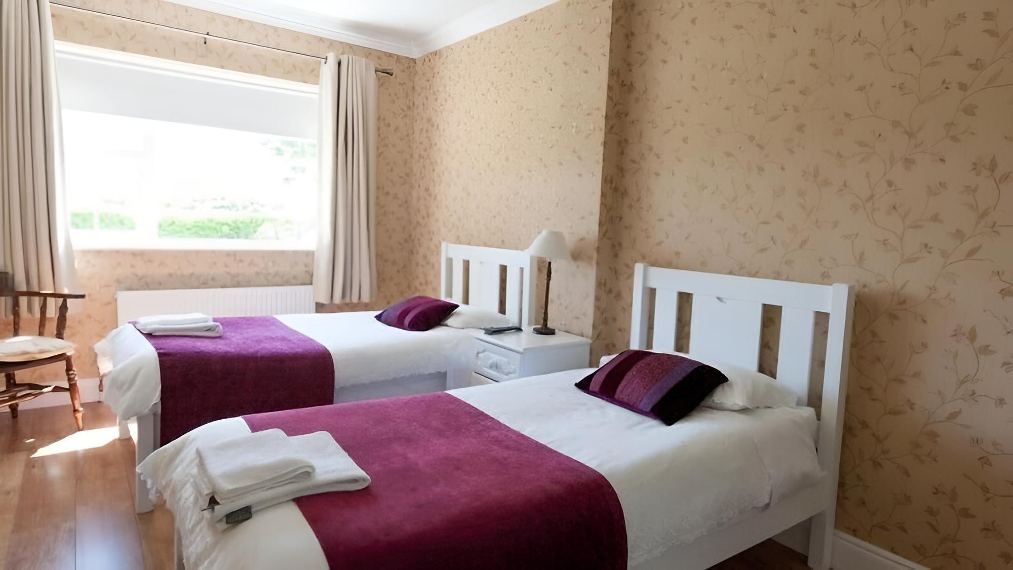 Twin Room, Ensuite photo 2