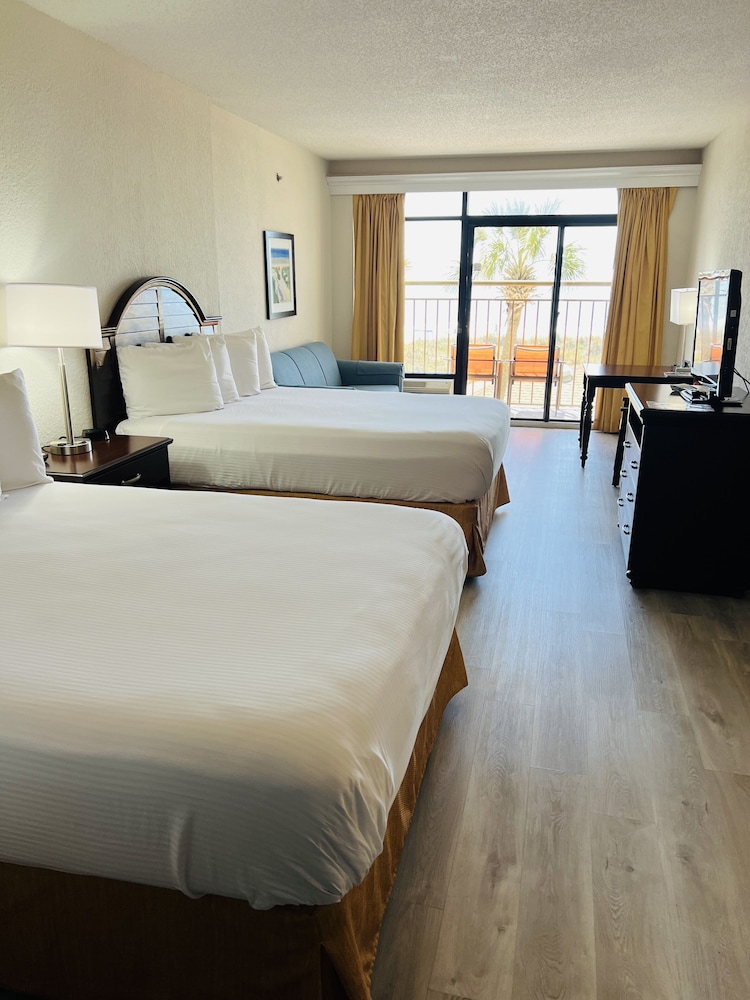 Standard Room, 2 Queen Beds, Balcony, Oceanfront (with Sofabed), photo 6