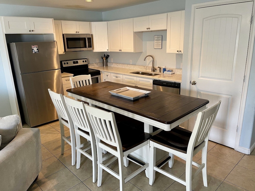 Condo, 3 Bedrooms