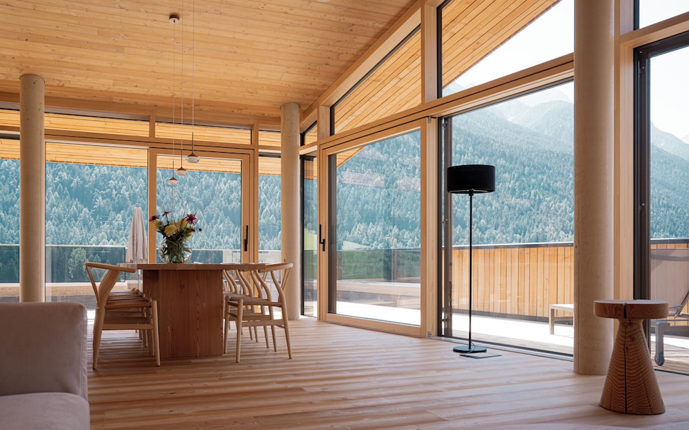 Luxury Apartment, Balcony, Mountain View photo 1