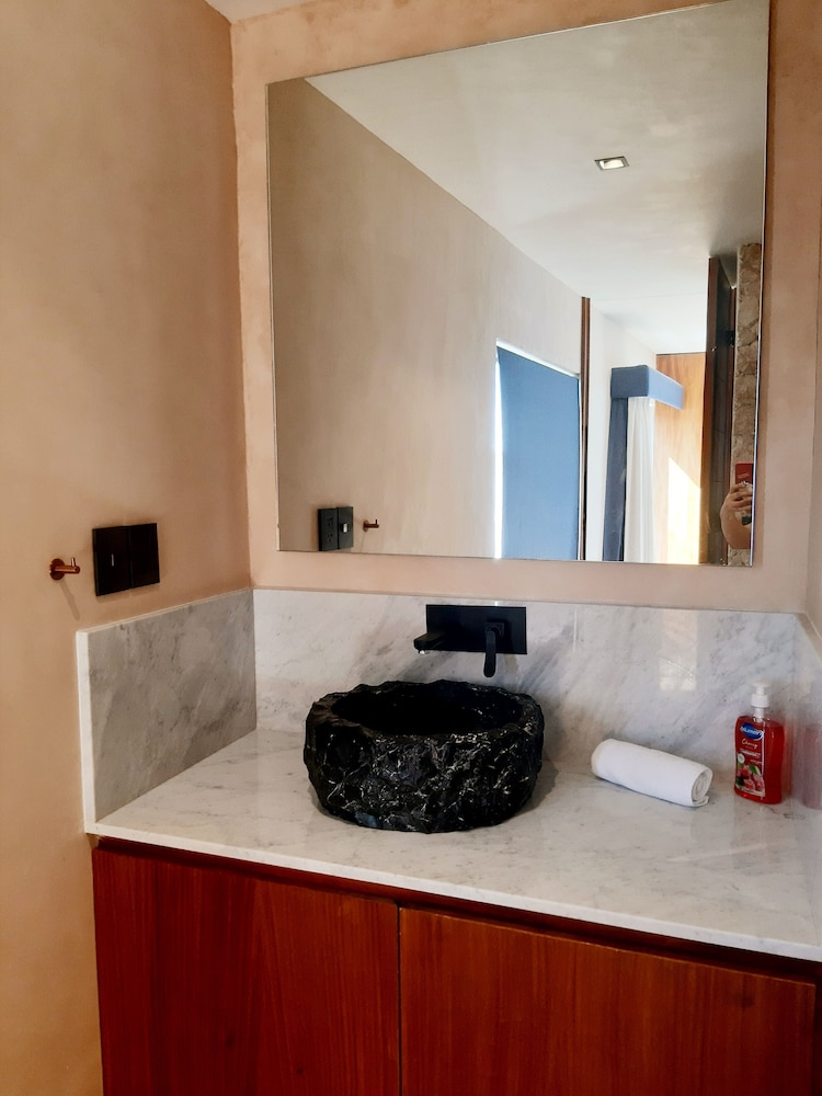 Junior Room, Private Bathroom, City View photo 3