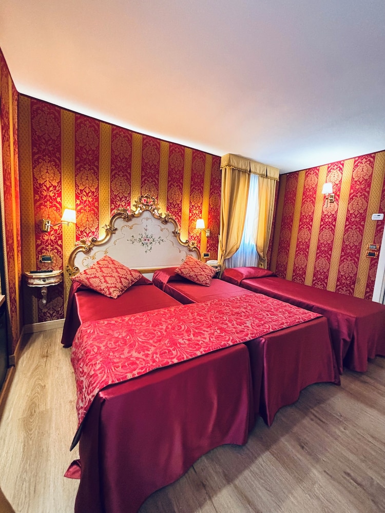 Superior Triple Room photo 2