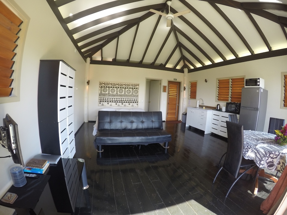 Thangi - Self Contained King Studio photo 1