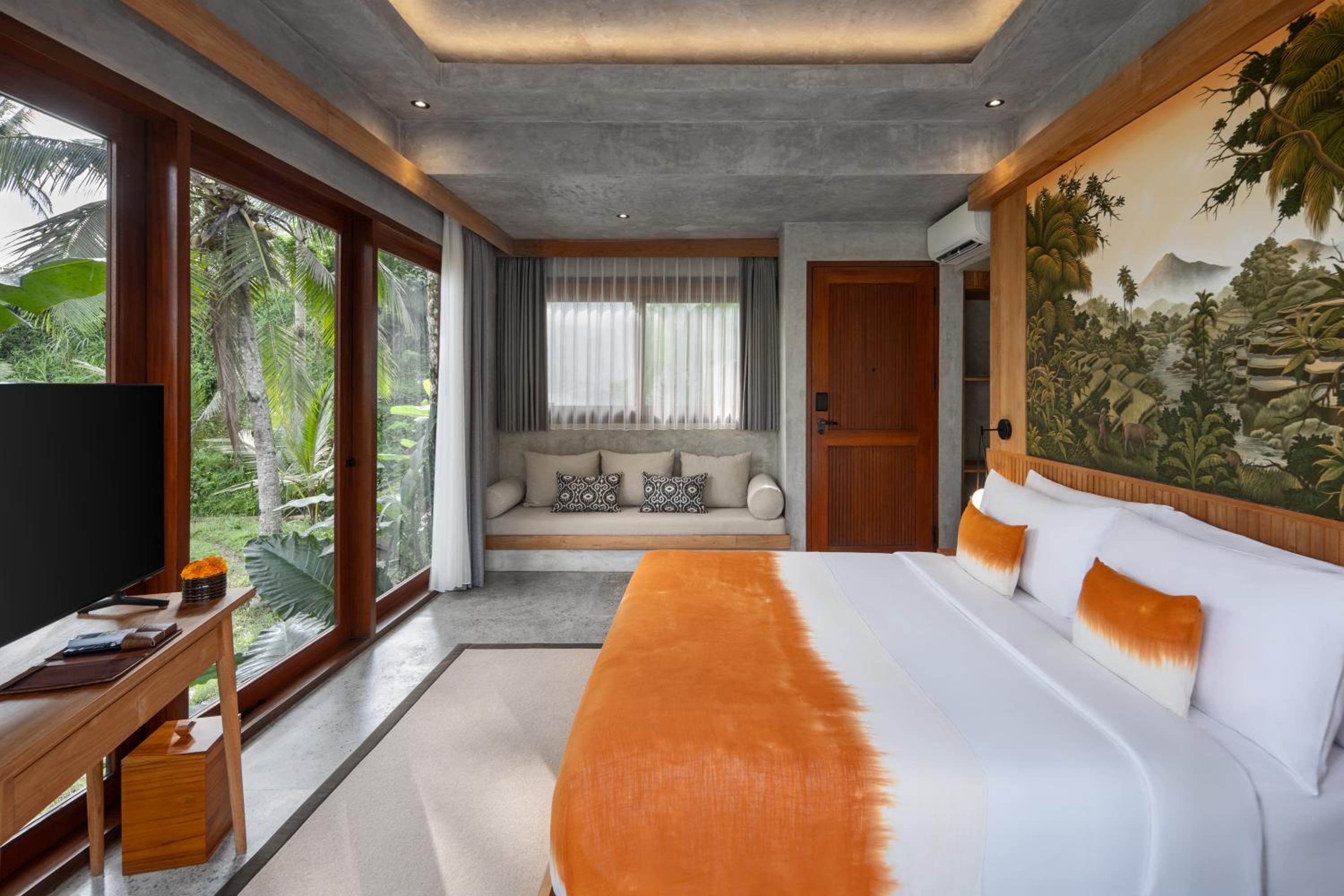 Villa With Private Pool - Photo 2