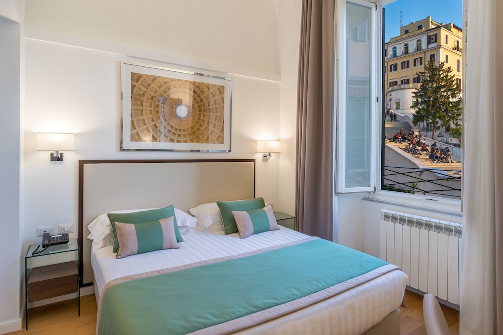 Deluxe Triple Room, City View photo 1