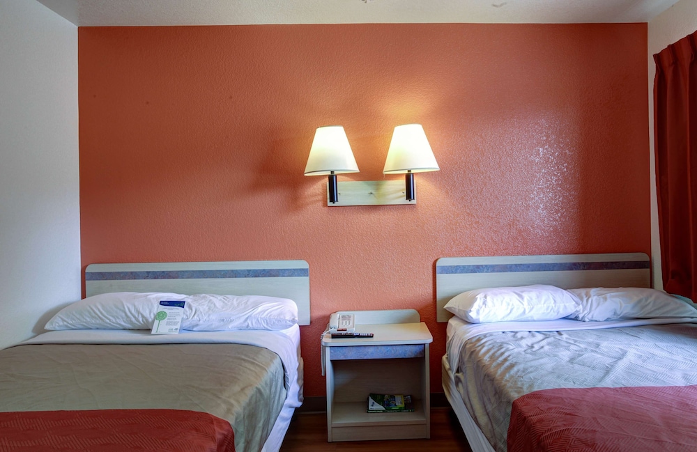 Standard Room, 2 Double Beds, Non Smoking photo 3