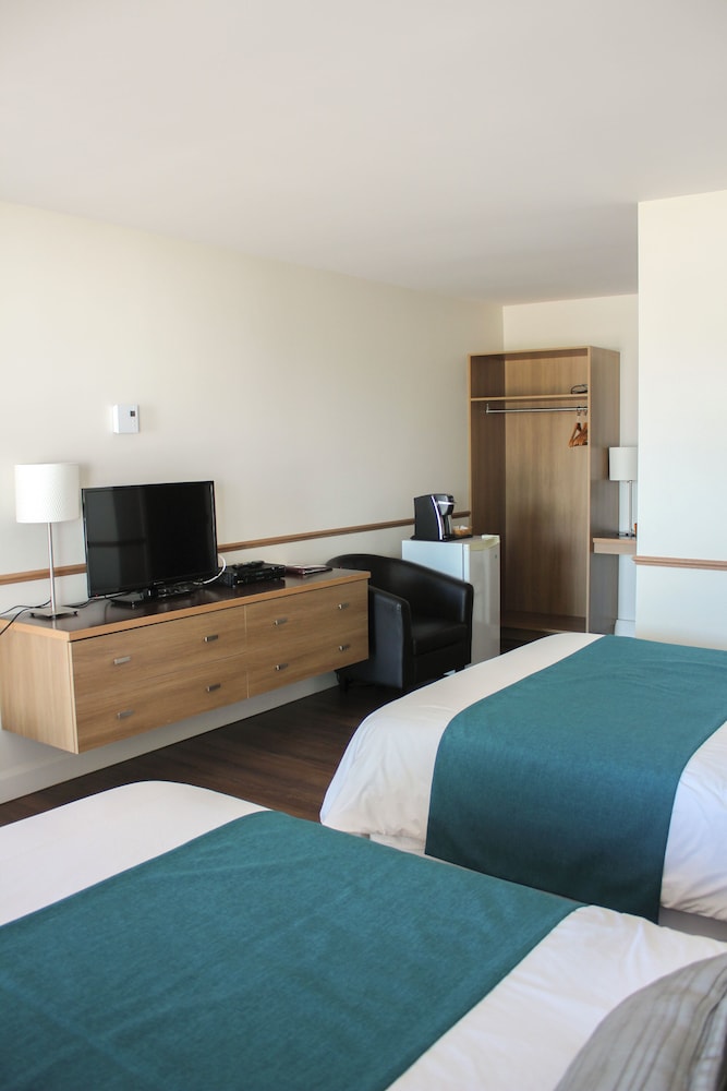 Standard Room, 2 Double Beds (rez-de-chausée) photo 2