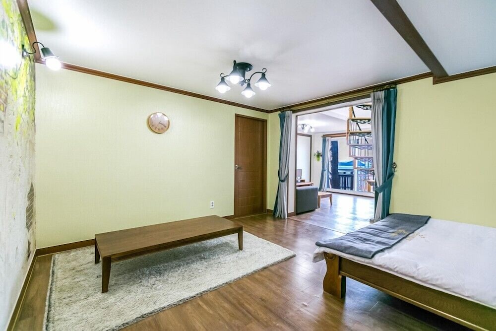 Room (Beach-dong 101) - Photo 8