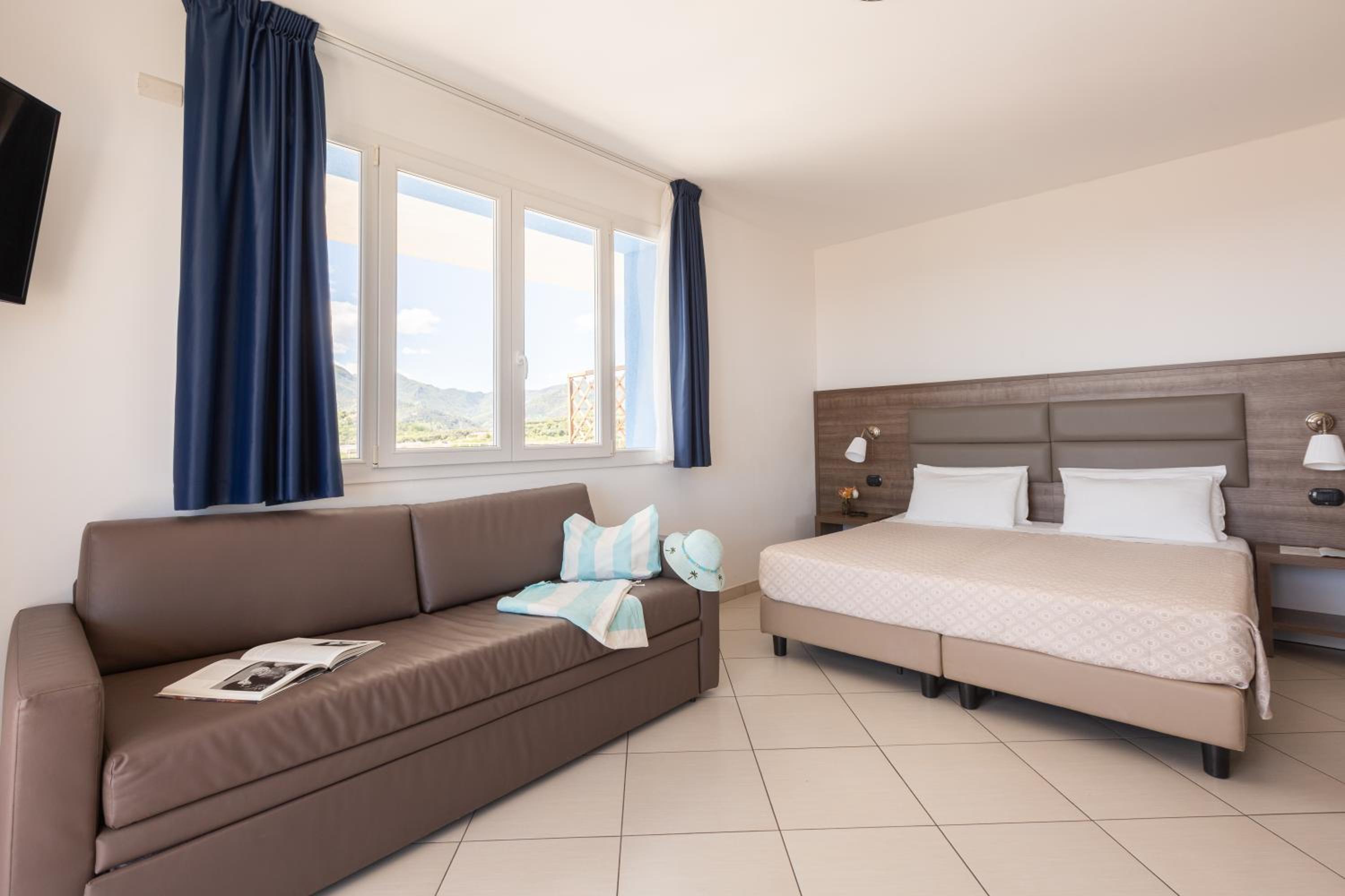 Family Room with Sea View photo 3