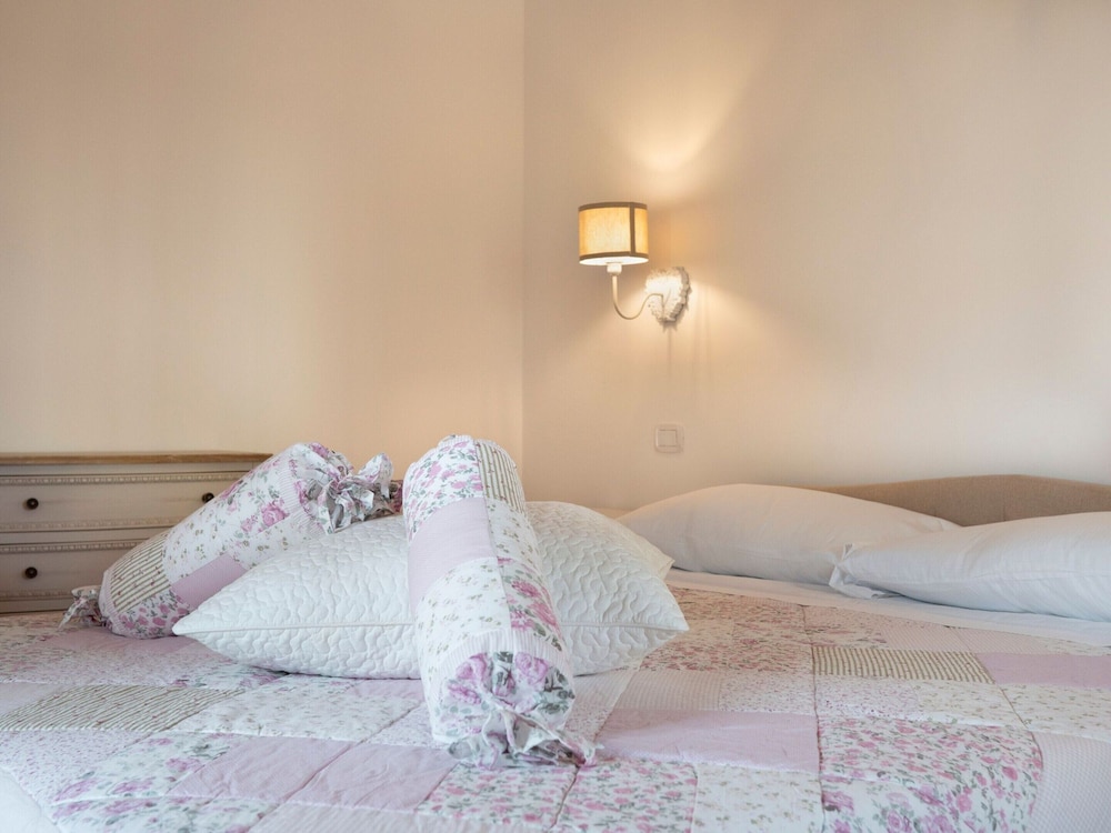 Classic House, 4 Bedrooms photo 1