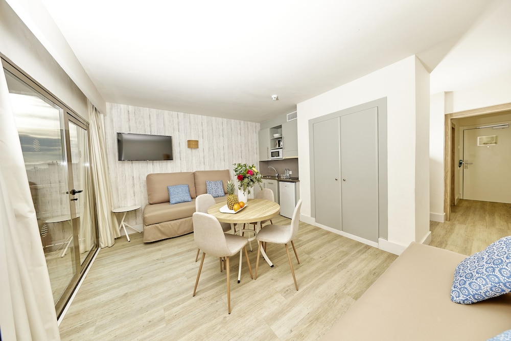 Suite, Sea View (Quadruple) photo 2