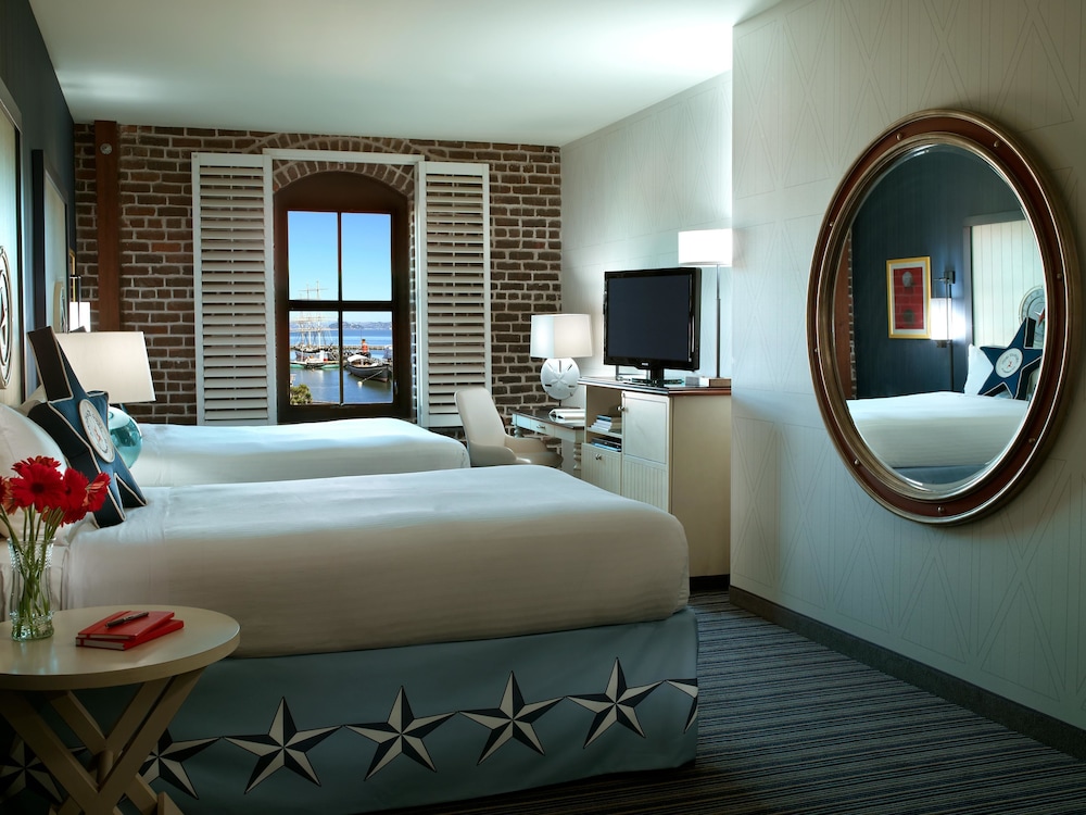 Room, 2 Queen Beds, Bay View - Photo 1
