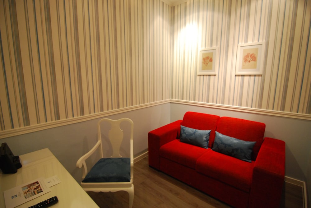 Superior Double or Twin Room - Photo 7