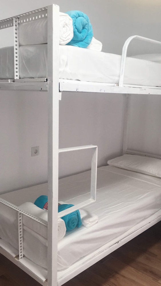 Shared Dormitory, Mixed Dorm, Shared Bathroom photo 3