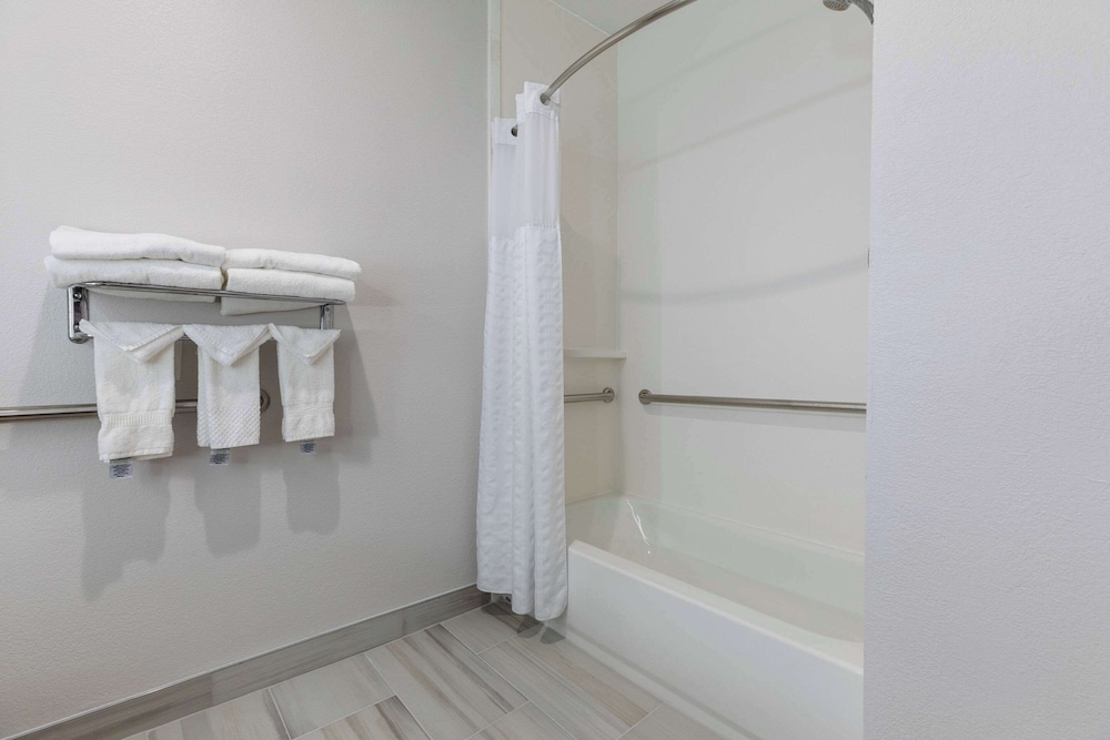 Suite, Multiple Beds, Accessible, Non Smoking - Photo 3