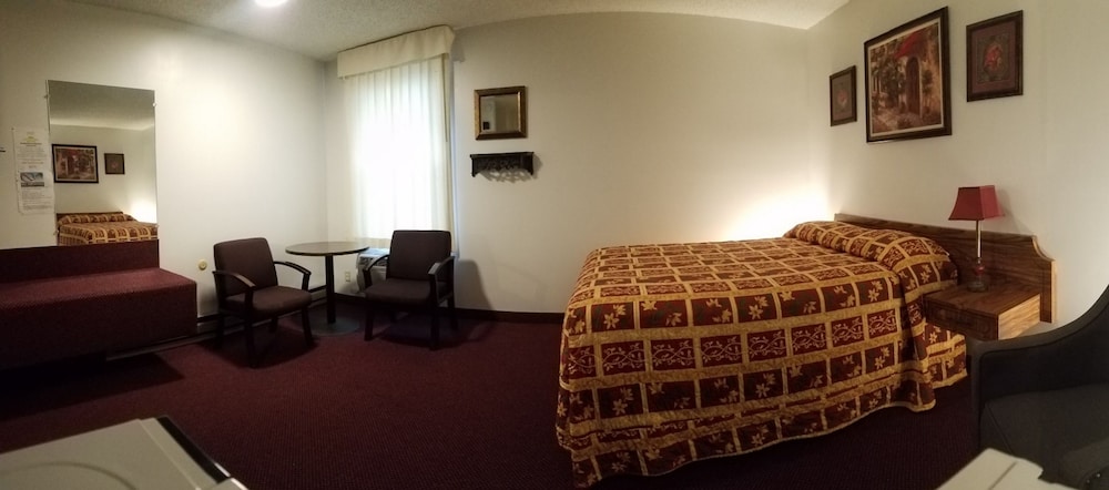 Single Room, 1 Queen Bed photo 2