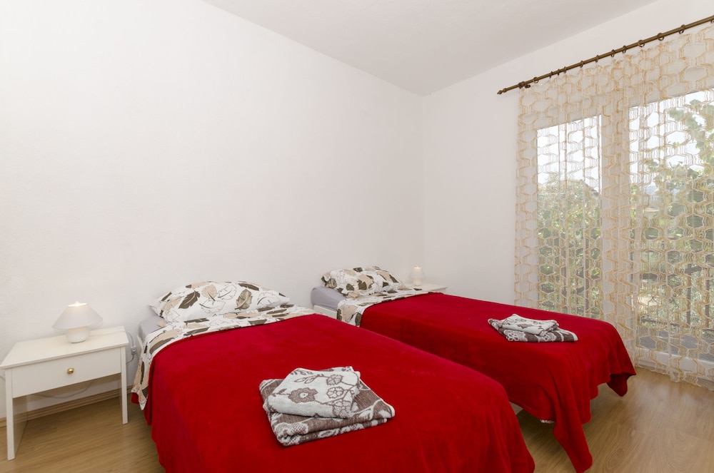 Apartment (A1)
