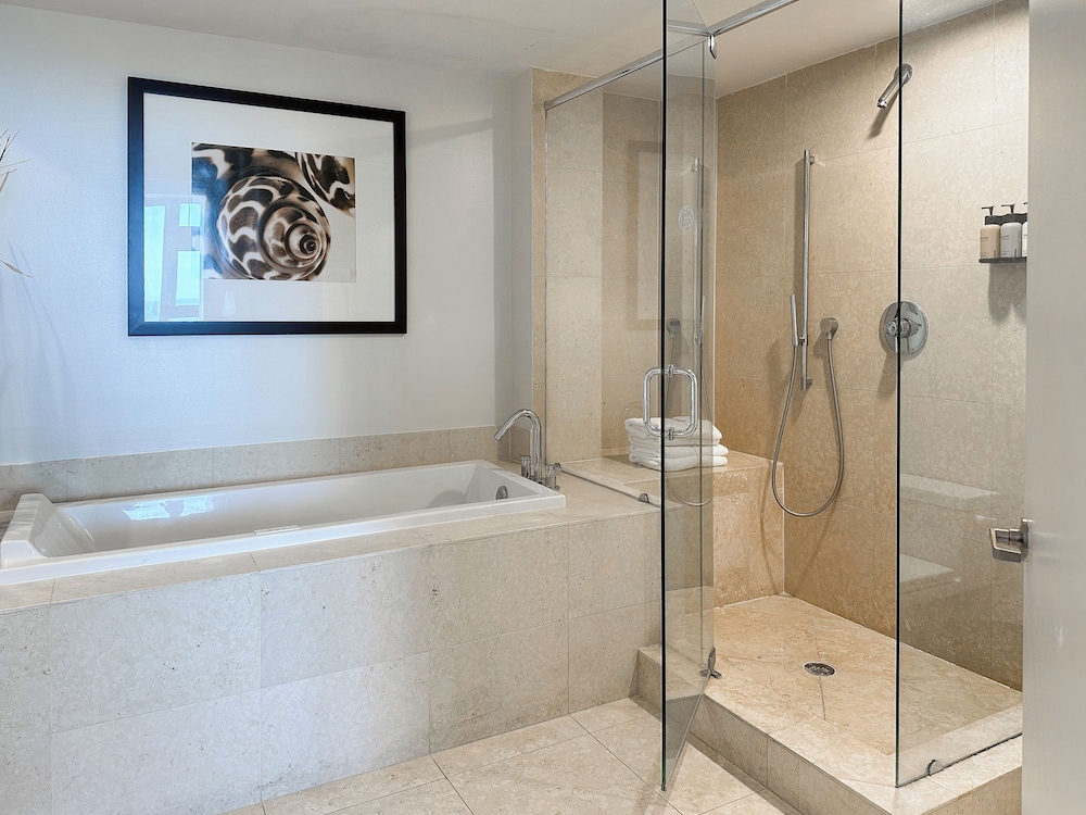 Boutique Corner Apart, 2/2, Sofa Bed, Ocean View, Balcony4608