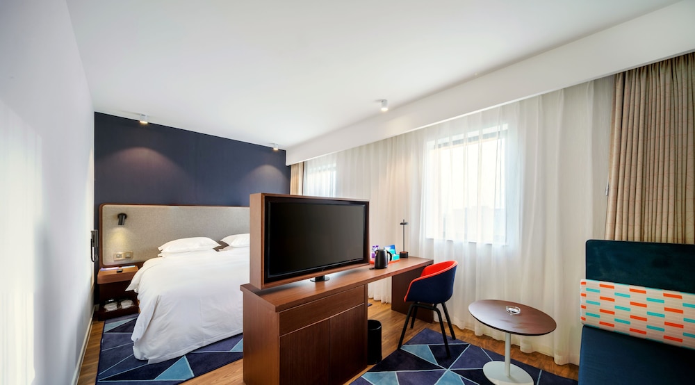 Room (Specialty) photo 1