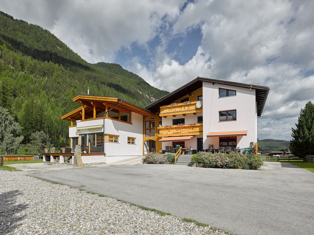 Chalet photo 1