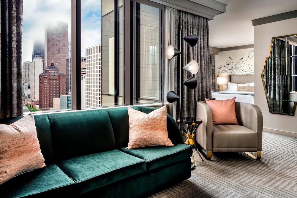 Junior Suite with One King Bed and Terrace (Non Smoking)