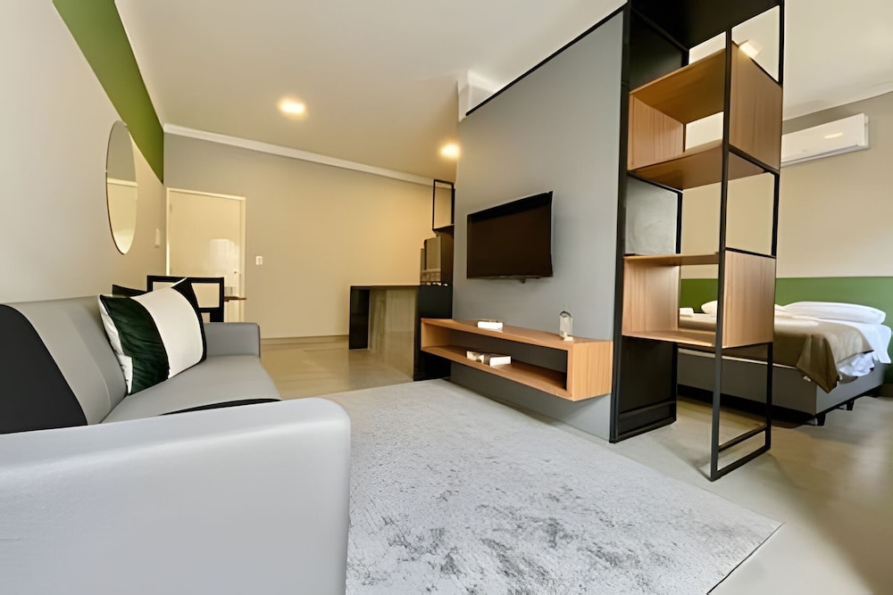 Apartment photo 2