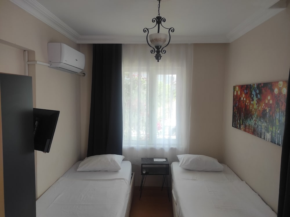 Economy Twin Room