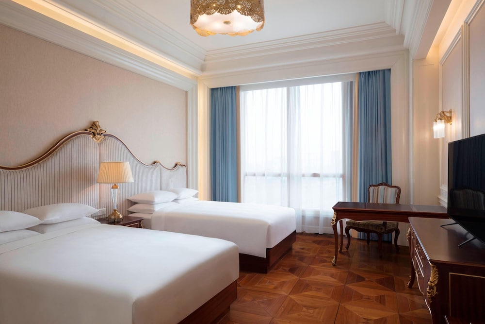 Room, 2 Double Beds, City View