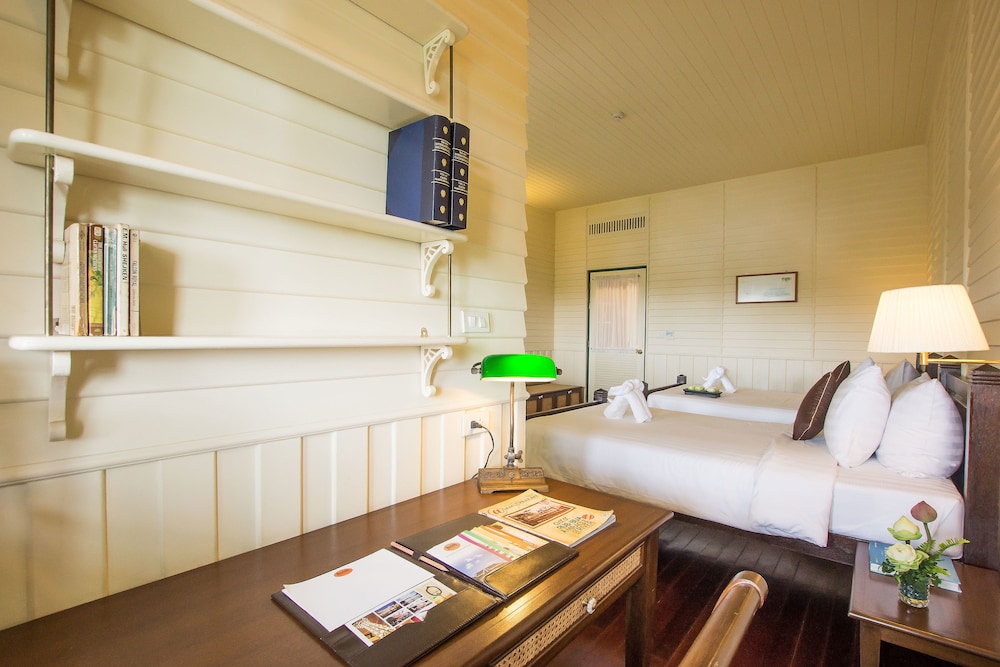 Deluxe Room - Photo 6
