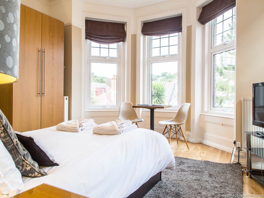 Luxury Studio, Ensuite, Garden View (Apartment 2) photo 2