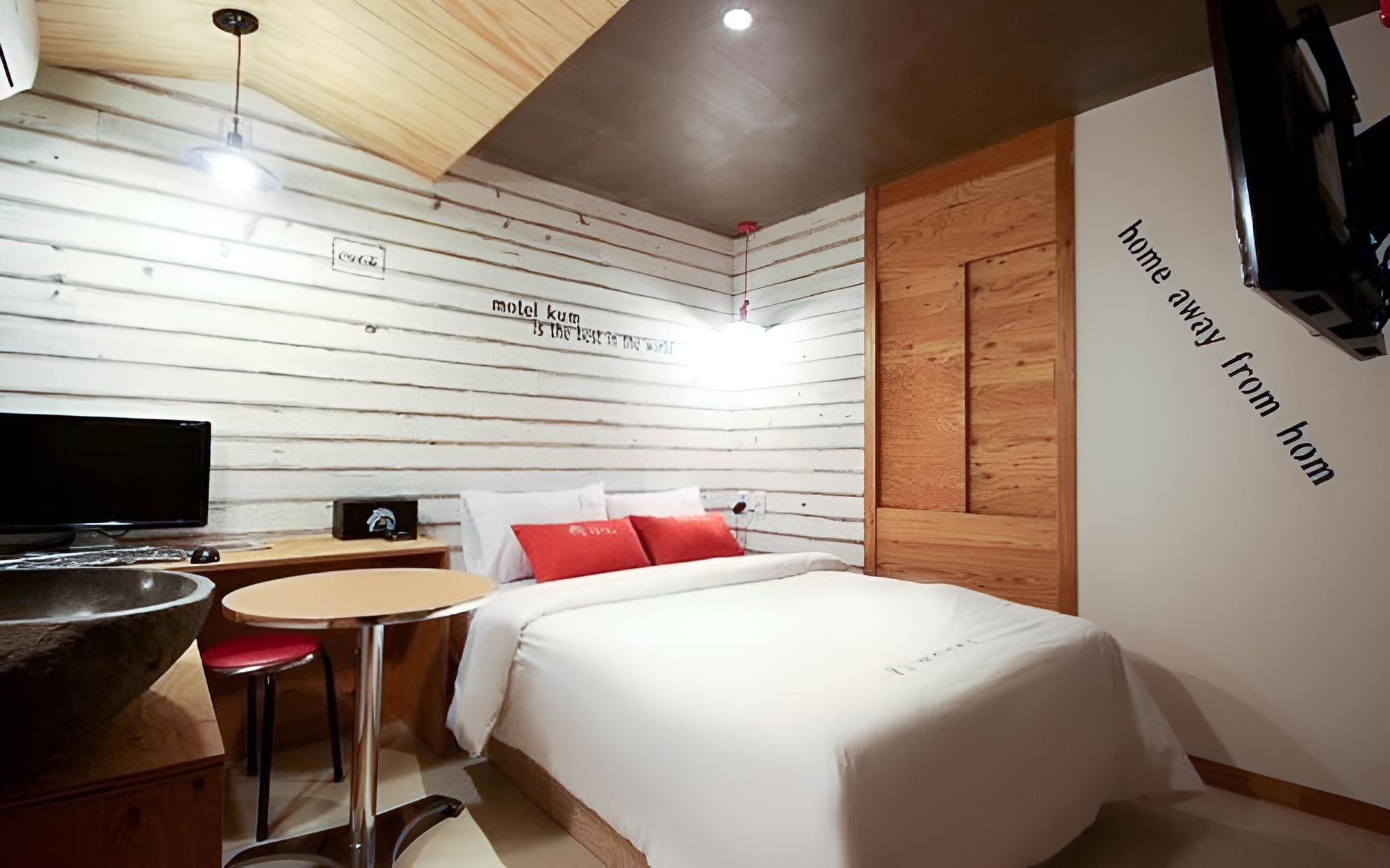 Room (Standard Room)