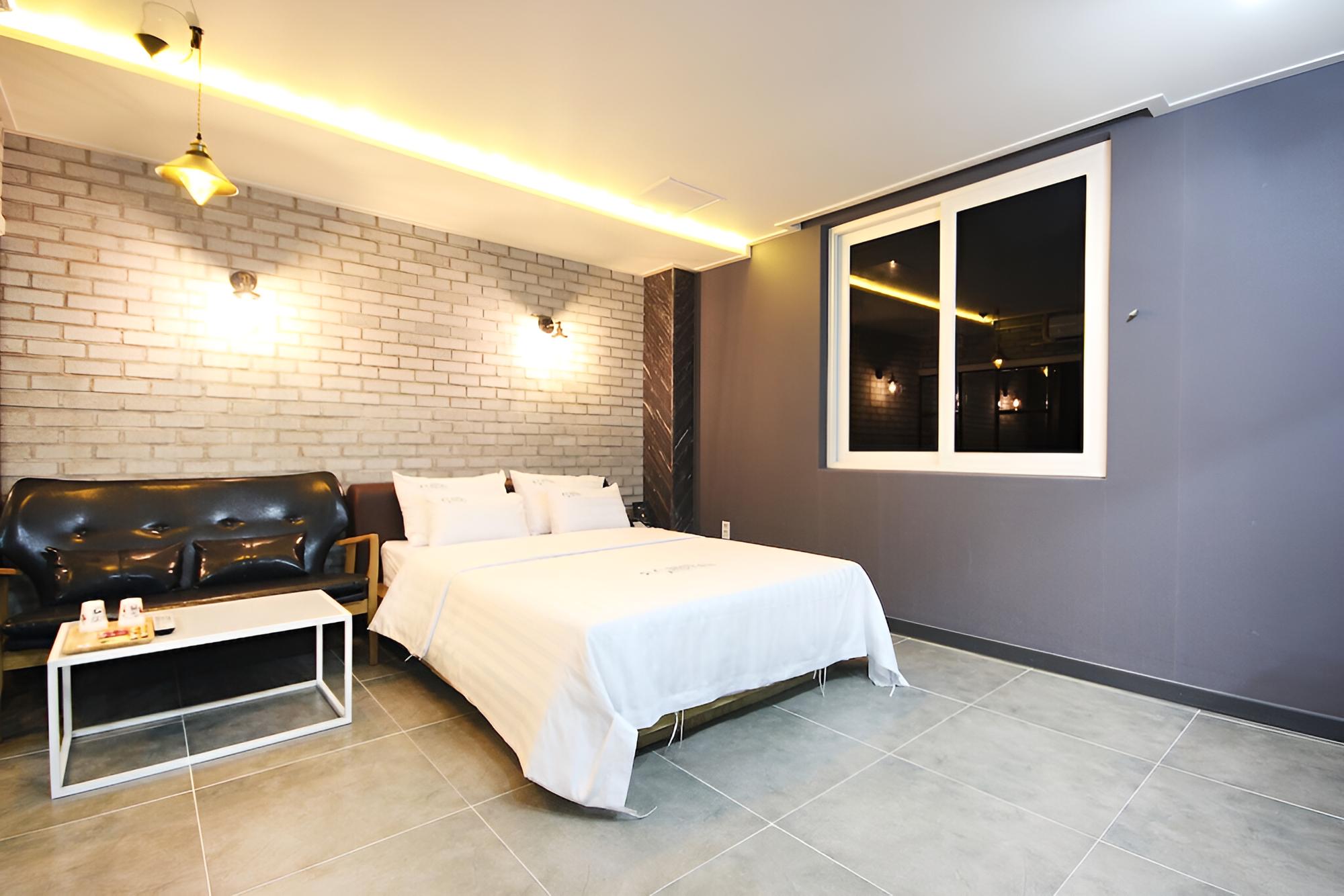 Room (Special Room) - Photo 15