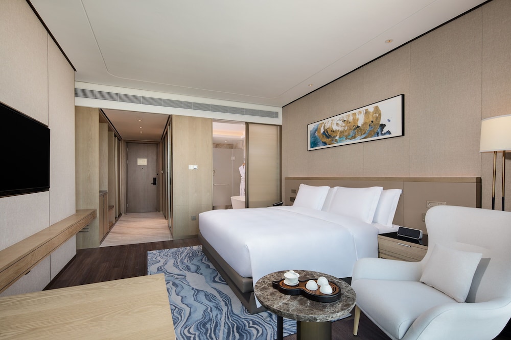 Executive Room, 1 King Bed, Non Smoking - Photo 2