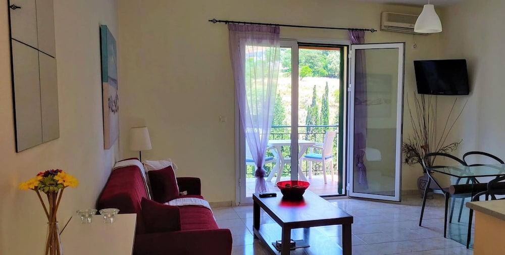 Apartment, Smoking