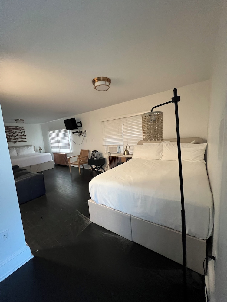 King Studio with Jacuzzi Tub