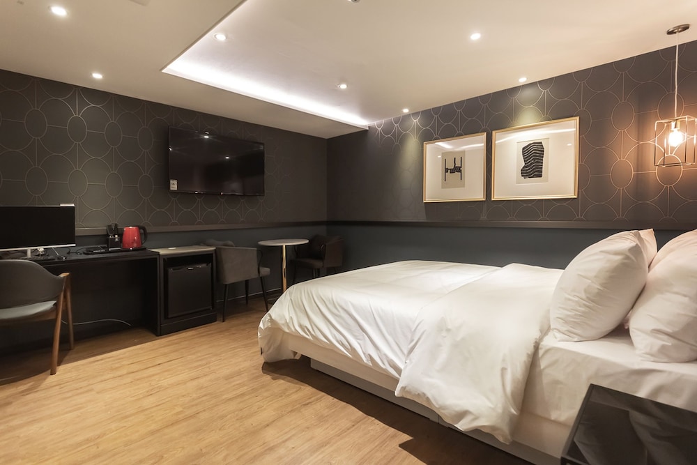 Standard Double Room - Photo 4
