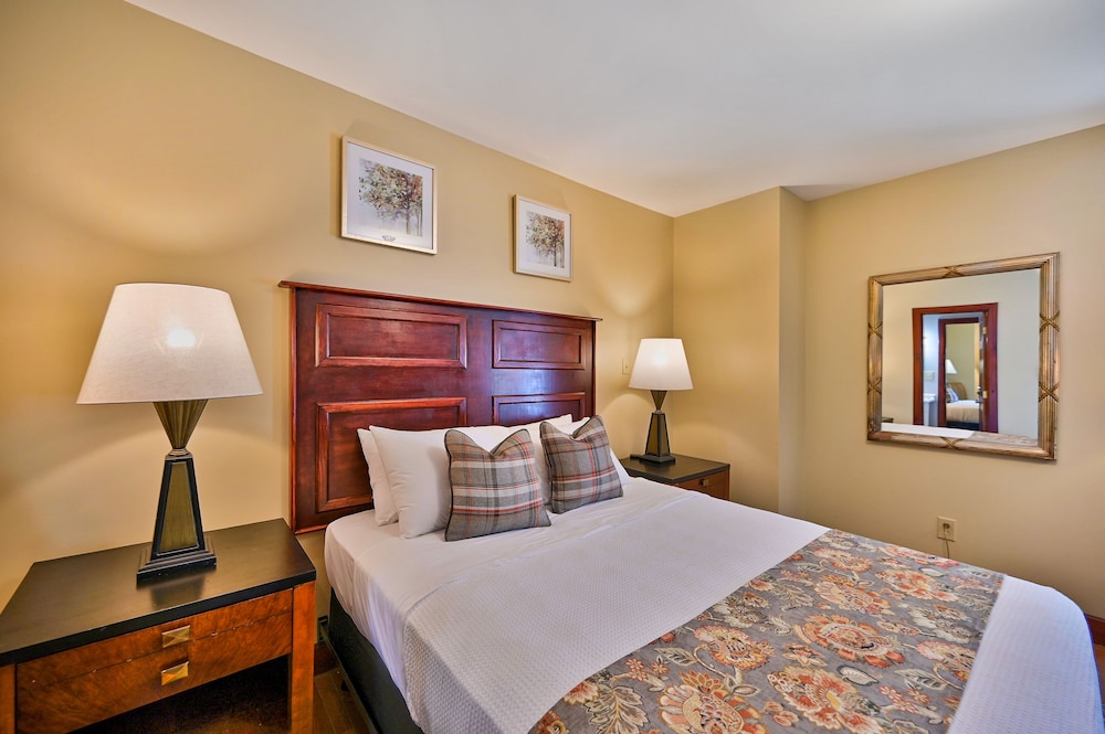 Queen Suite photo 3