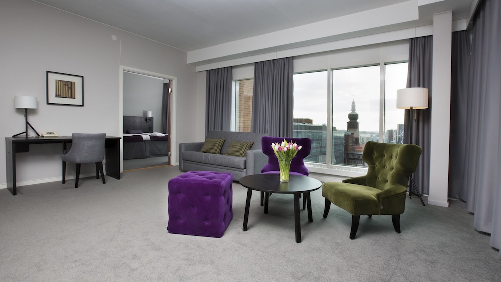 Exclusive Suite, 1 King Bed, Non Smoking (Larger Room) - Photo 8