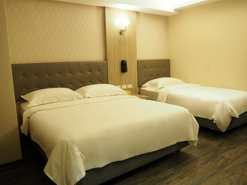 Deluxe Triple Room photo 2