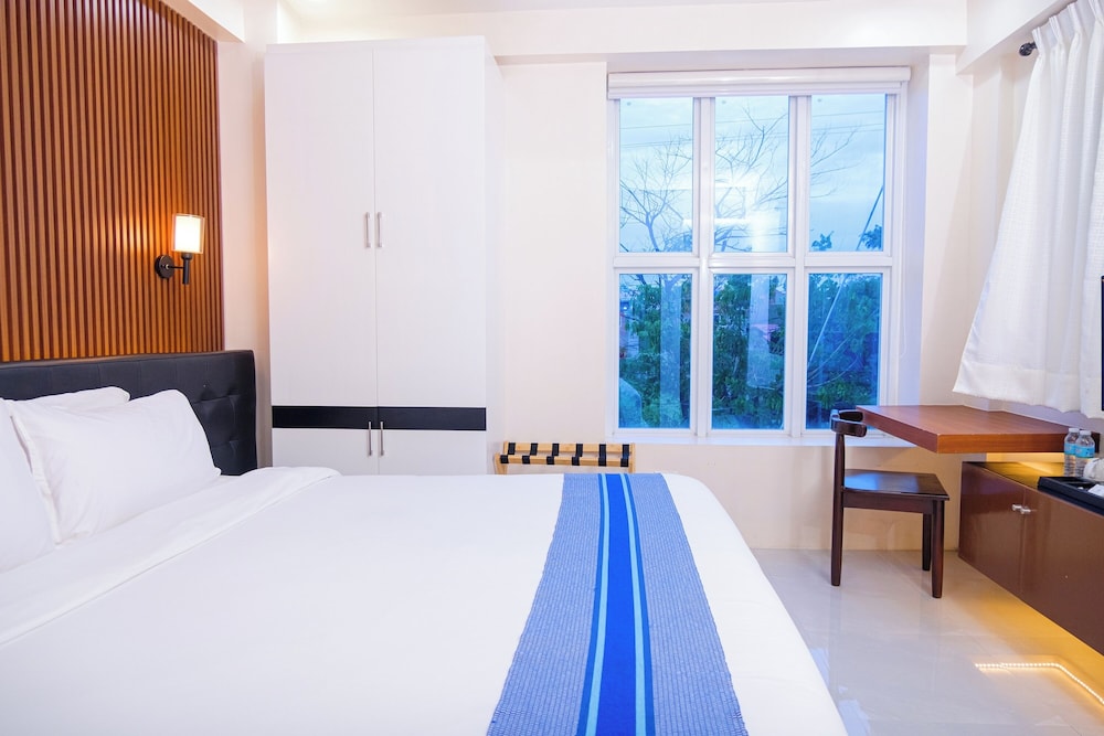 Executive Room - Photo 13