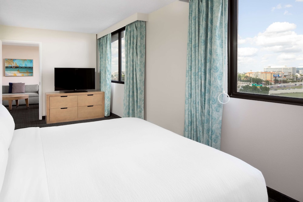 Suite, 1 King Bed (High Floor)